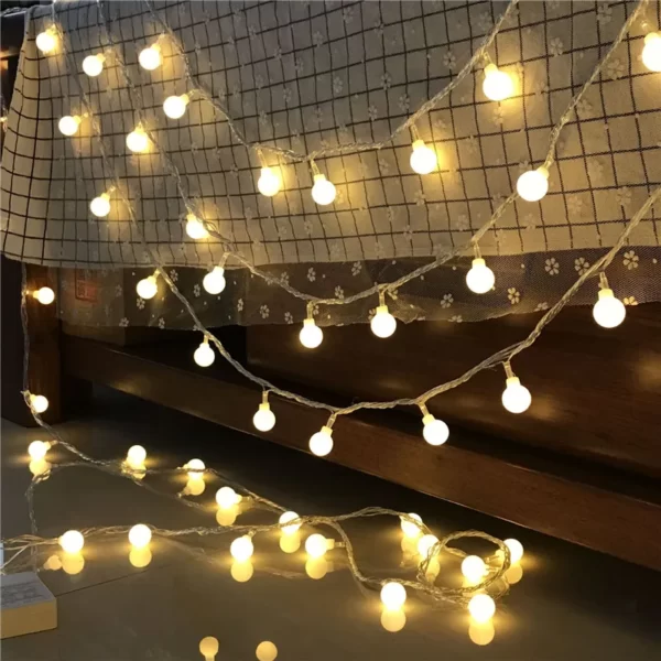 Novogodišnje LED Lampice Loptice 10m